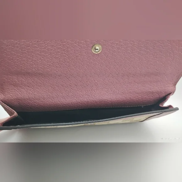 Gucci Brown and Burgundy Wallet With Callouts In Description 7.5"L×4"H - Picture 6 of 11